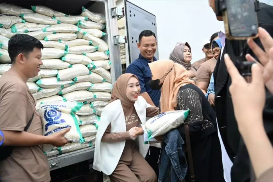 Dokter Reza Gladys Dirikan Yayasan, Berikan 1000 Sembako hingga Pengobatan Gratis untuk Warga Cianjur