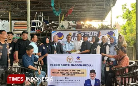 Aksi Cepat Shadiq Pasadigoe: NasDem Salurkan Bantuan untuk Korban Banjir Sumba