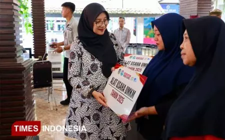 Bupati Ipuk Sambangi Ratusan Desa di Banyuwangi Lewat Program Bunga Desa
