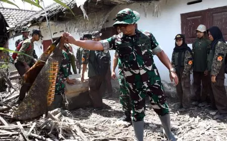 Danrem 083/Bdj Pimpin Karya Bakti Semeru: Prajurit Harus Hadir di Tengah Rakyat!