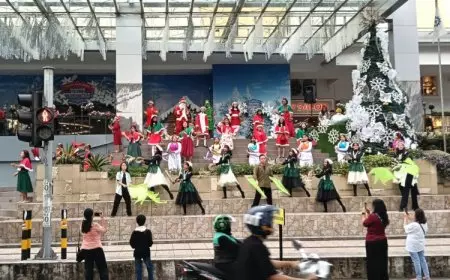 Parade Santa dan Aksi Sosial Warnai Perayaan Natal di Malang Town Square