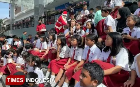 Ratusan Anak TK dan SD di Malang Diajak Sarapan Bersama Santa Claus di Matos