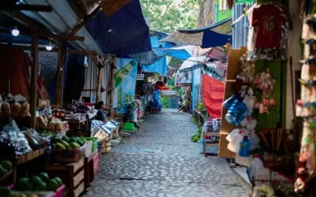 Liburan Keluarga yang Adem: Puhsarang Tawarkan Religi, Kuliner, dan Spot Cantik di Kediri