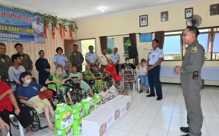 Sambut Natal, Lanud Abd Saleh Gelar Bakti Sosial dan Anjangsana