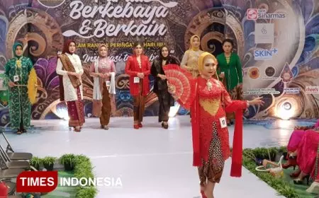 Melihat Keseruan Ibu-Ibu Parade Berkebaya dan Berkain Wastra di Matos