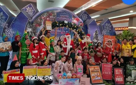 Matos Bagi-Bagi Kebahagiaan Natal Bersama Tenant dan Pengunjung