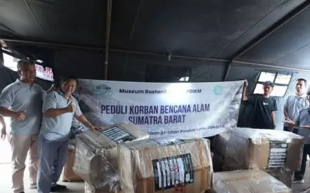 Perguruan Islam Al-Izhar Jakarta serta Keluarga Bustanil dan Suhardani Arifin Serahkan Bantuan Kemanusiaan untuk Korban Bencana di Sumatra Barat
