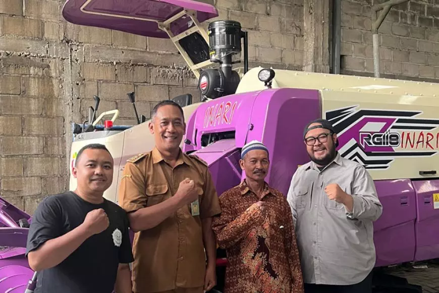 Perkuat Produktivitas Petani, Dedi Irwansa Salurkan Alsintan ke Desa Tanjekwagir