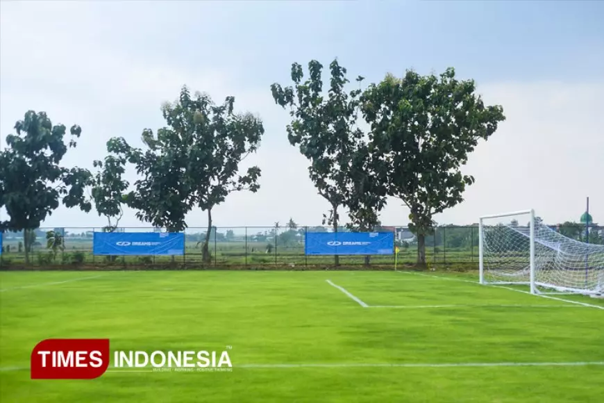 Dendi Santoso–Dalmiansyah Wujudkan Dreams Football Pitch di Malang