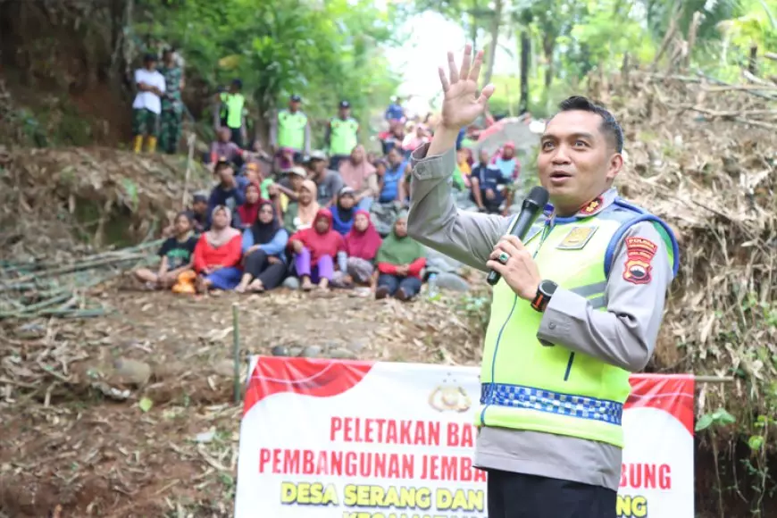 Polres Banjarnegara Bangun Jembatan Akses Pendidikan Penghubung Desa Serang ke Winong Bawang