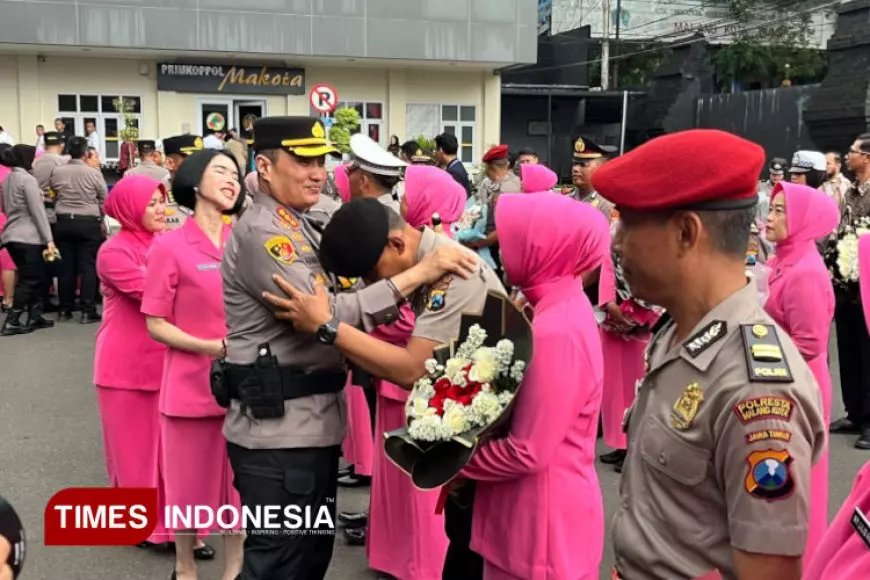 Puluhan Personel Terima Kenaikan Pangkat, Kapolresta Malang Kota Tekankan Profesionalisme dan Integritas