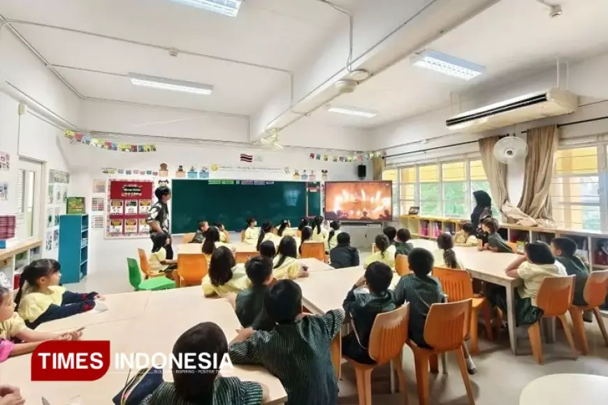 Mahasiswa Unipma Madiun Perkenalkan Budaya Nusantara di Thailand